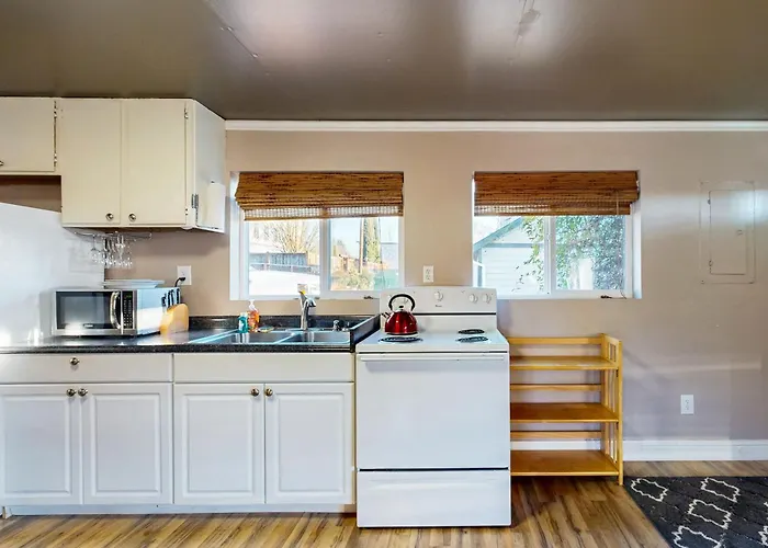 Tina\'S Cottage